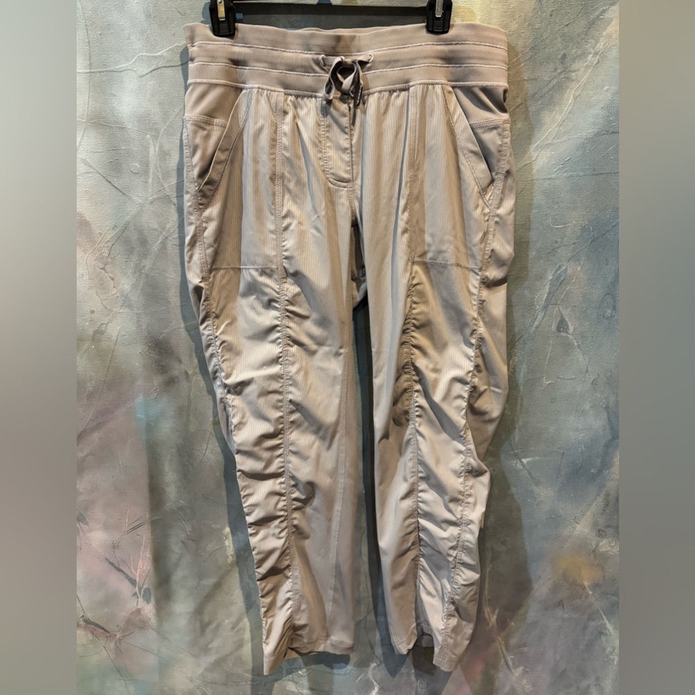 ❤ LULULEMON Dance Studio Pants - Size 10 - Lavender - Excellent Condition!